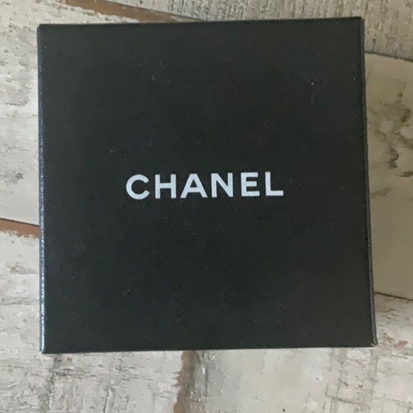 Rare CHANEL Silver Mademoiselle Brooch Pin 03P CHANEL - Picture 4 of 4